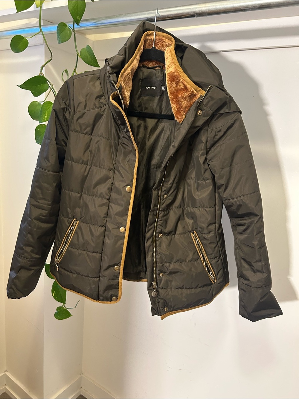 Women's Dark Olive Puffer Jacket with Faux Fur Trim
